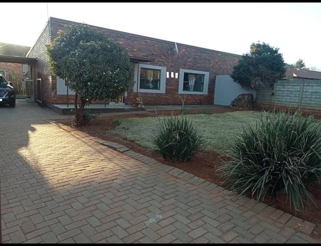 2 BEDROOM PROPERTY TO RENT IN VANDERBIJLPARK CW 6